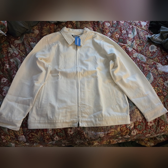 Brand New Market Jacket White with Green Graphic Size XL No Tags - Picture 3 of 3